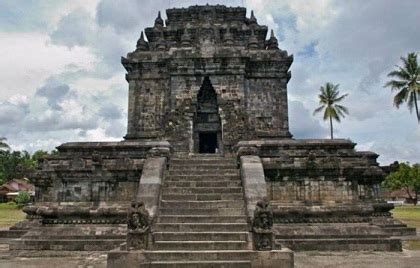 The Rise of the Tarumanegara Kingdom: A Testament to Early Javanese Power and Cultural Flourishing During the 1st Century CE